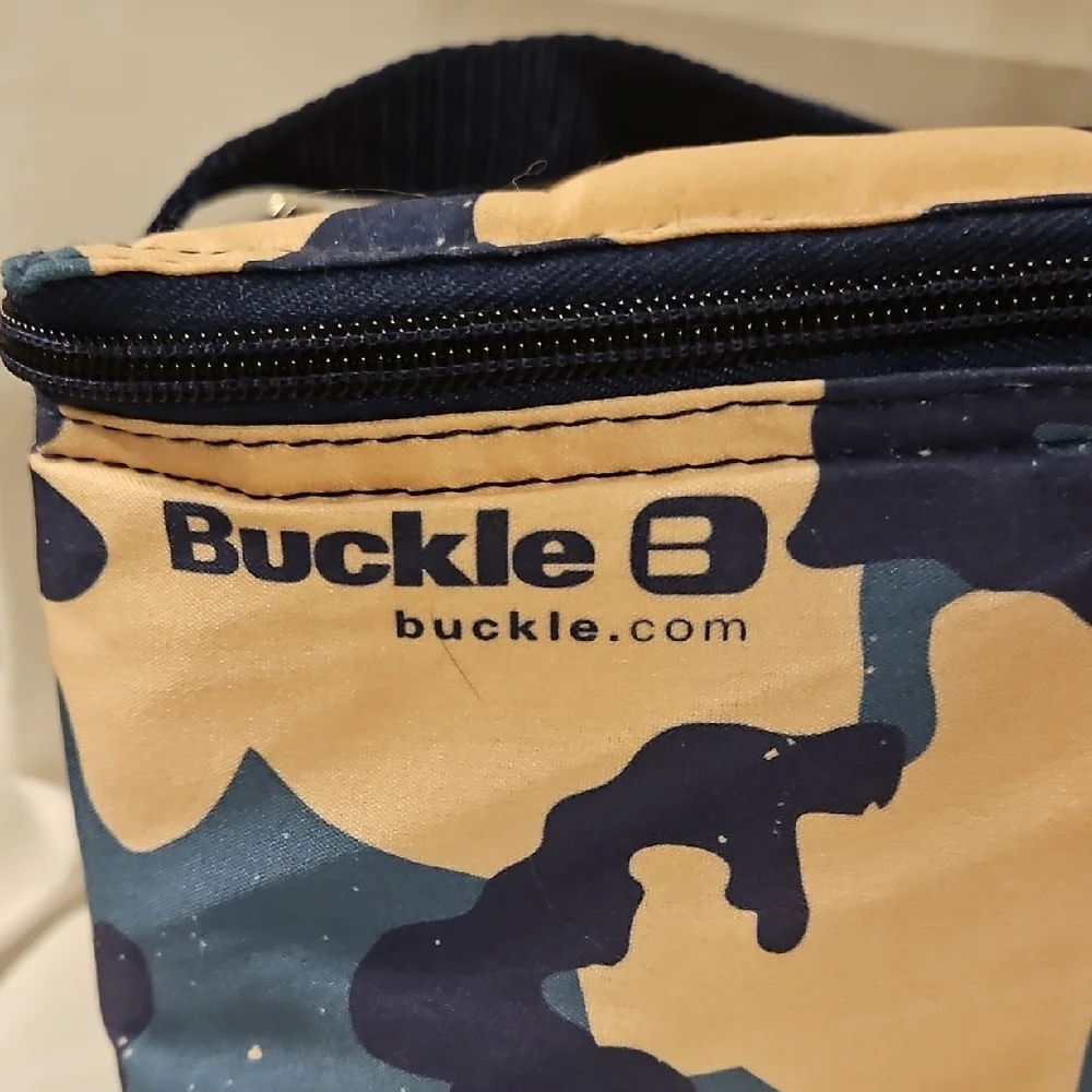 Buckle Blue and Tan Camouflage Cooler/ Lunchbox
